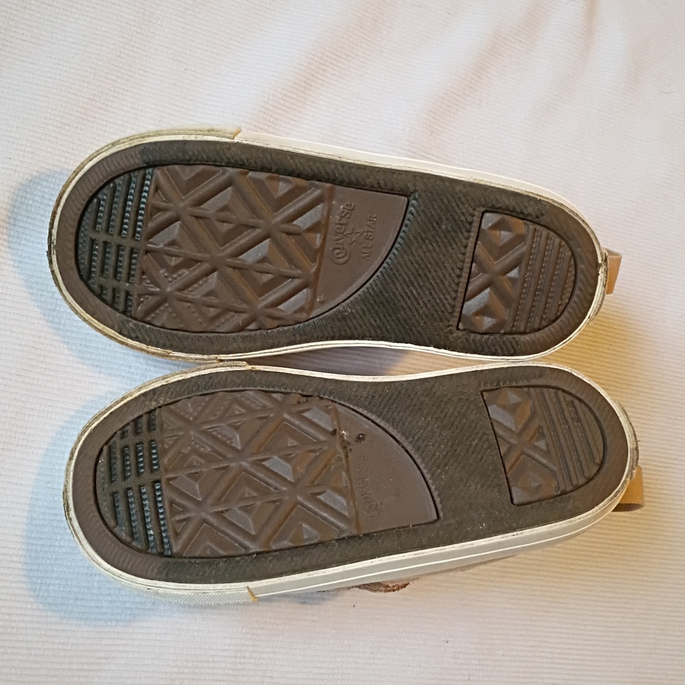 Converse Kids Tan Bear Shoes - Picture 6 of 9